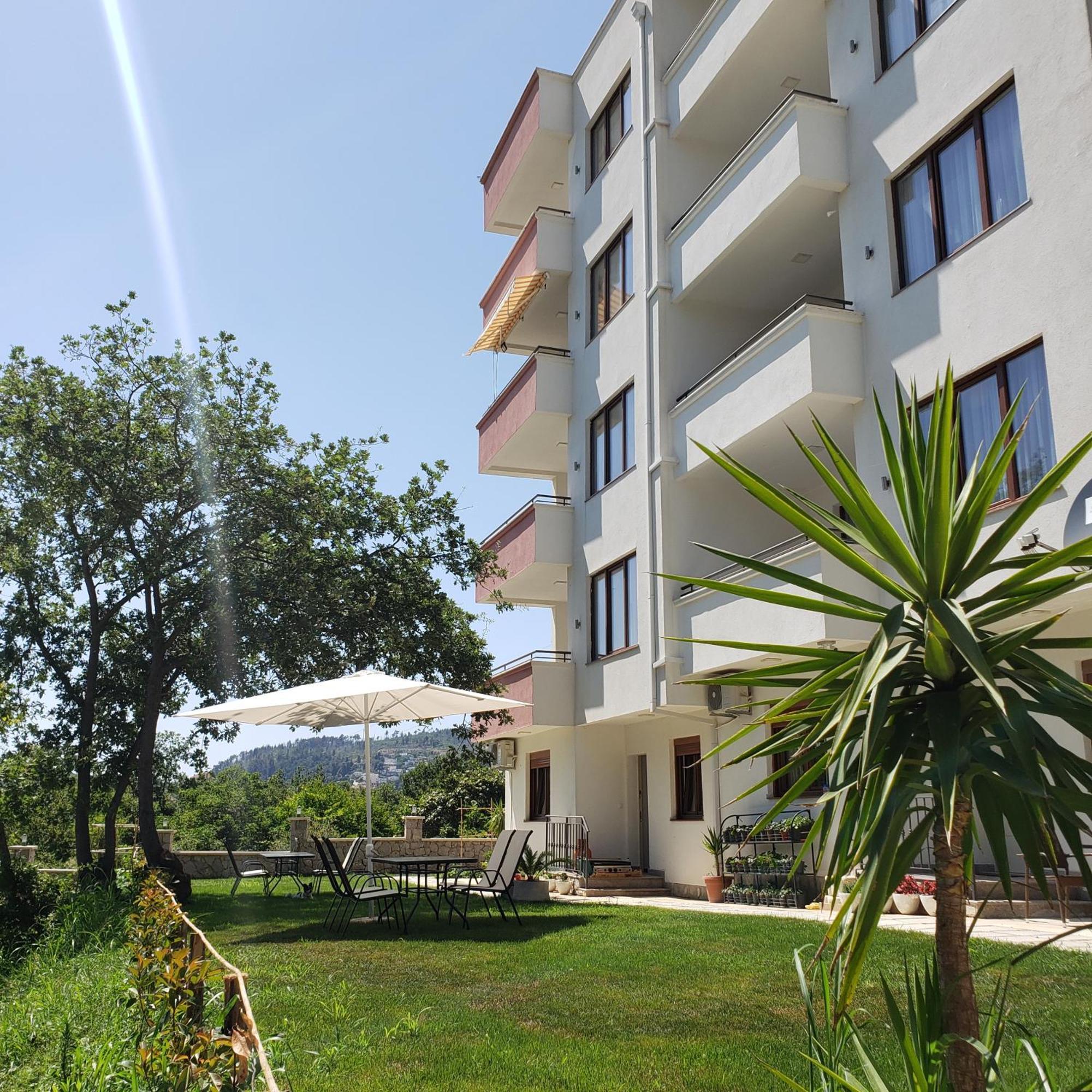 Green Hill Apartments أولتْسي الغرفة الصورة