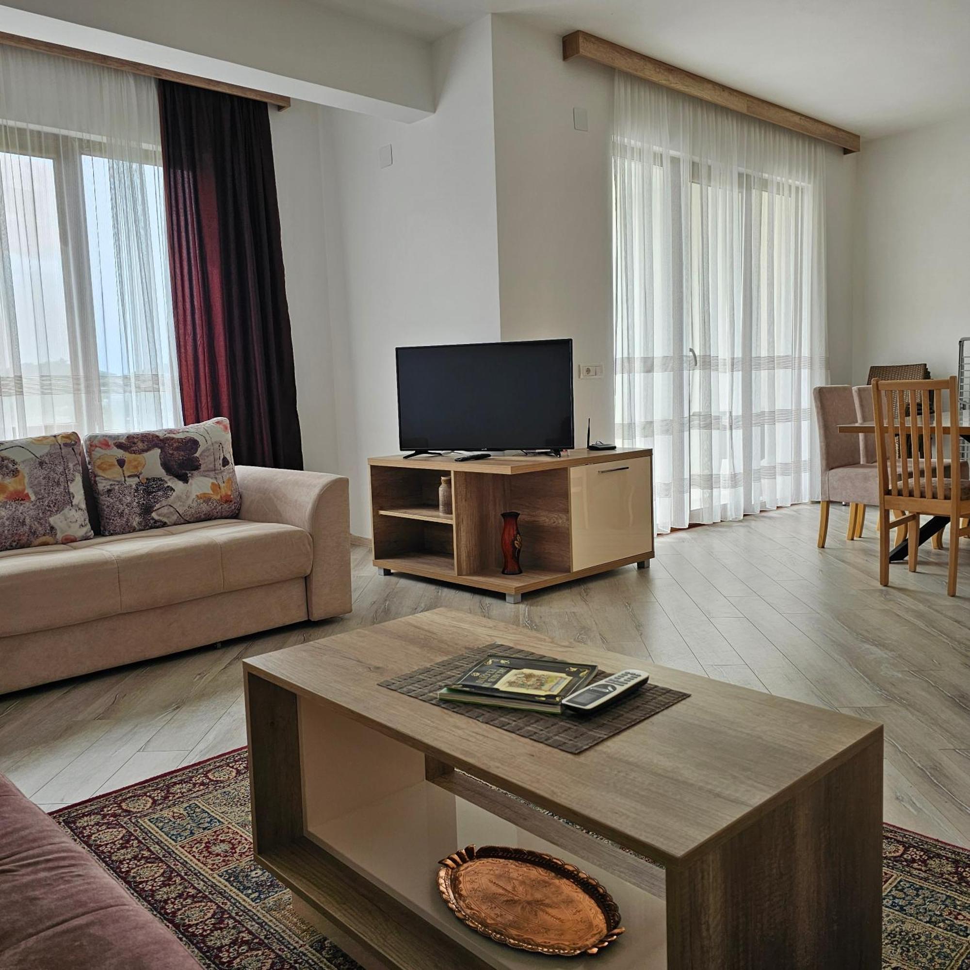 Green Hill Apartments أولتْسي الغرفة الصورة